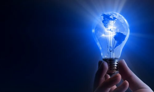 Robert Boyle publica Production of Electricity