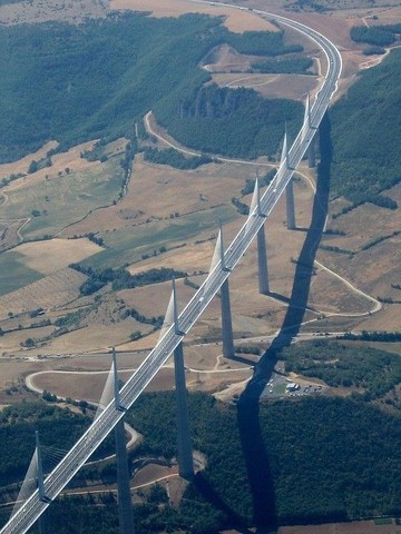 Construcción del viaducto de Millau-Departamento de Aveyron en Francia