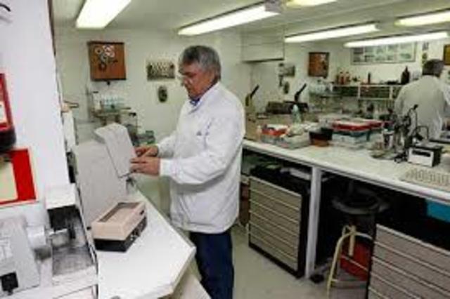 los primeros talleres dedicados a fabricar los lentes