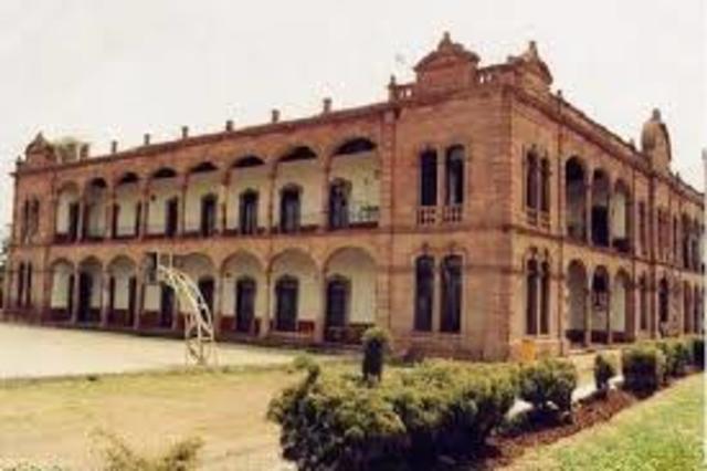 Primeras escuelas normales