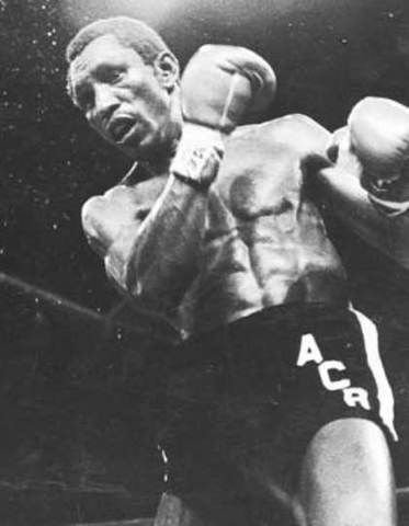 Primer logro mundial de boxeo.