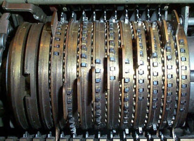 IBM Continúo con otros modelos (Tambor Magnético)