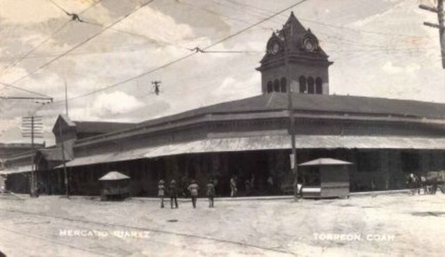 Se construye Mercado Juárez.