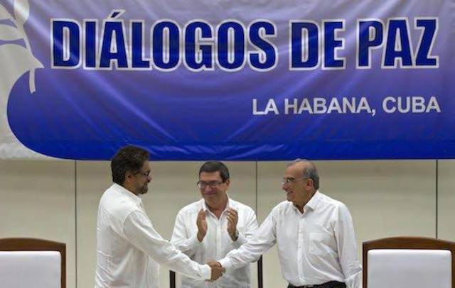 Firma oficial de los Acuerdos de la Habana.