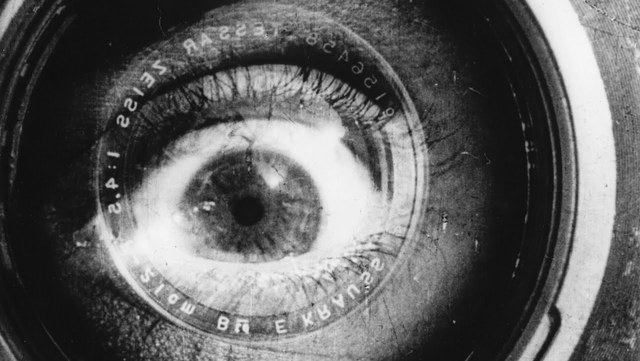 (RUSSIA) Man with a Movie Camera - Dziga Vertov