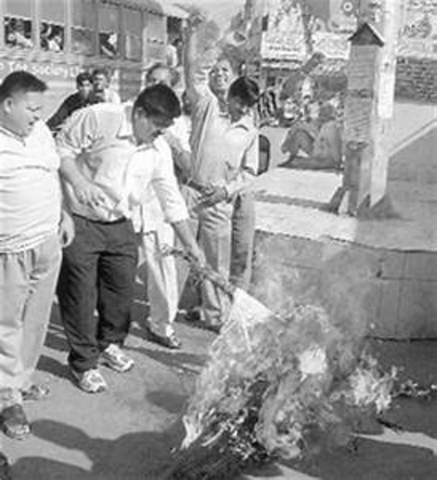 Gandhi's pass burning protest in S. Africa