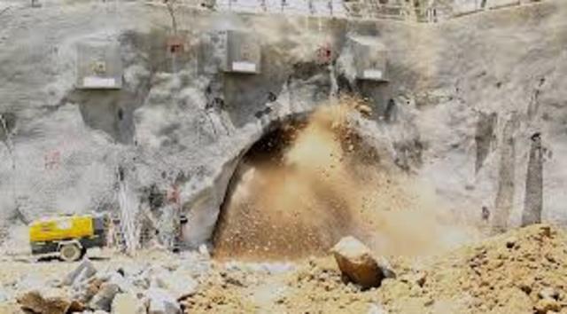 CONSTRUCCION DEL TUNEL