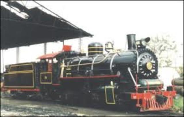 Ferrocarril a la orilla del mar