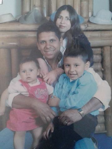 Mis papás Miguel Sánchez y Edith Castillo y tengo un hermano mayor llamado Miguel Ángel