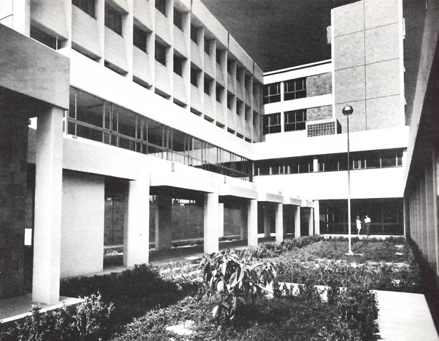 Escuela de Monterrey inicia con sus dos grupos