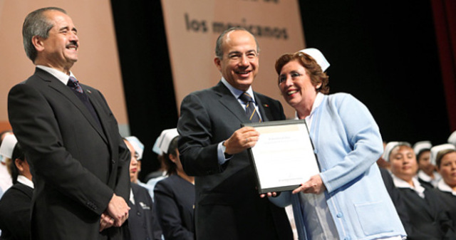 Primer reconocimiento al mérito de la enfermera