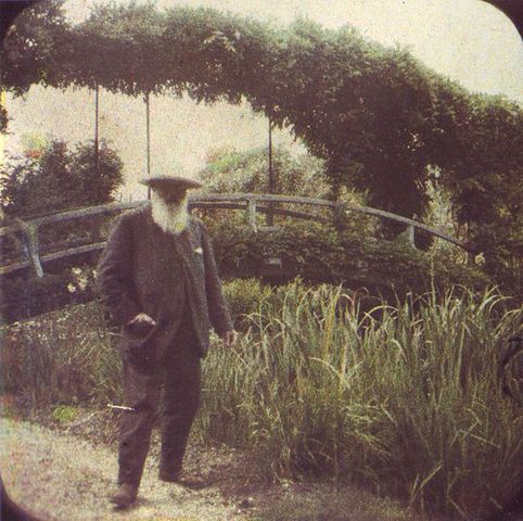 Claude Monet moves to Giverny