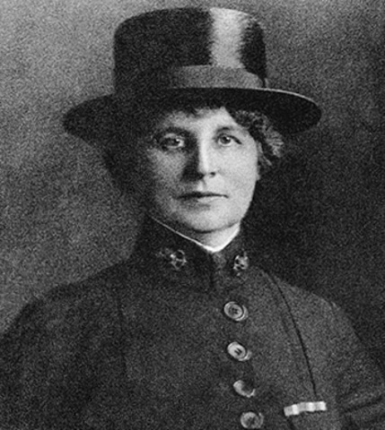 La Real Escuela de Enfermería es Fundada