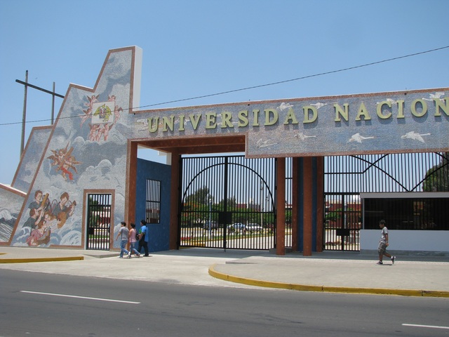 Se firma el tratado de Versalles