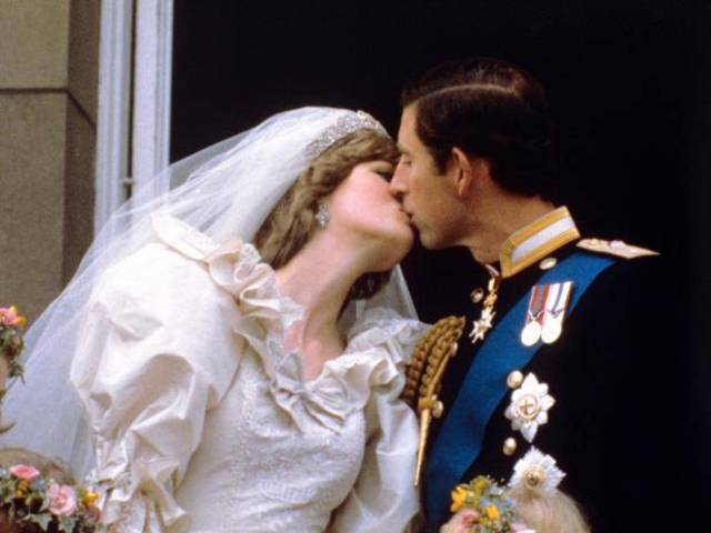 Prince Charles marries Lady Diana