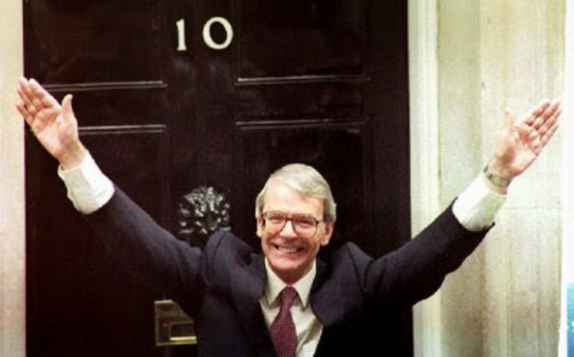 Margaret Thatcher resigns and John Major becomes prime minister