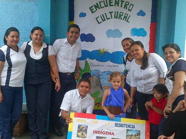 celebración del día de la resistencia indígena