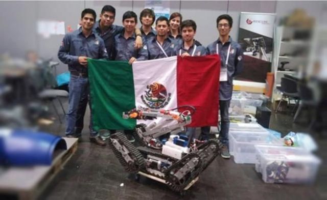 MEXICO ( Primer lugar ) EN ROBOCUP 2013
