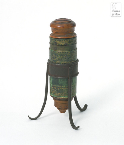 Suposada invenció del microscopi compost