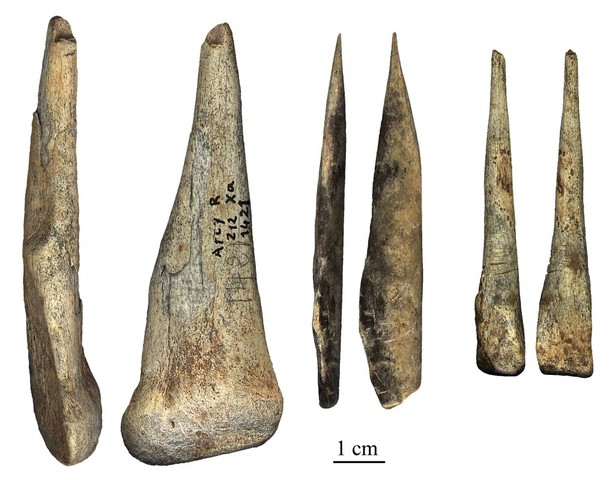 Utilización de huesos y piedras