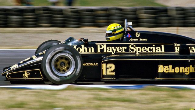 Ayrton vai para a Lotus