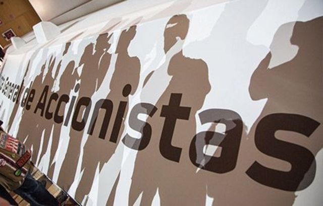 Junta general histórica en la que se evita la compra por parte de Daimler Benz.