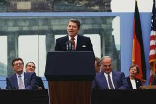 “Mr. Gorbachev, Tear Down This Wall!”