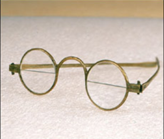 Invention of bifocals