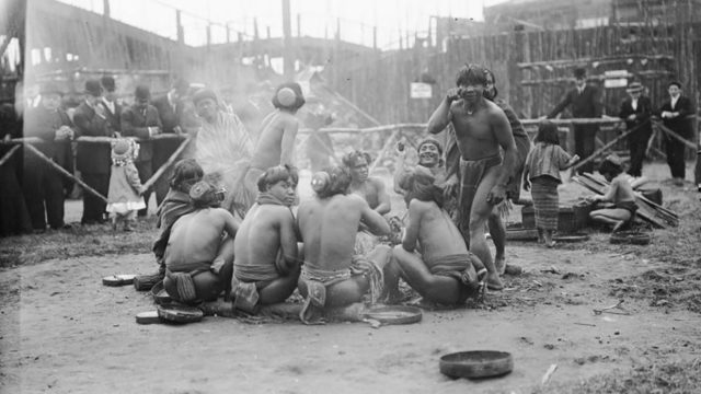 Inicio de los zoológicos humanos