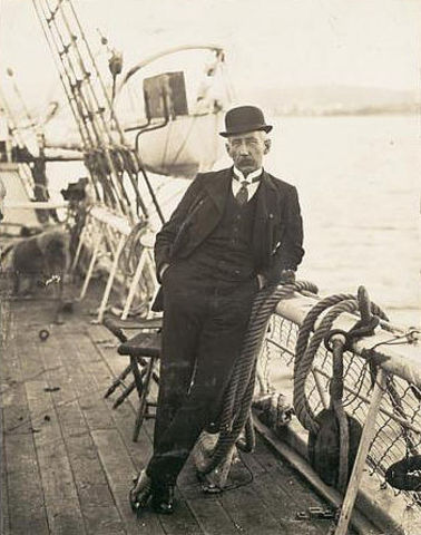 Amundsen landed in Antarctica