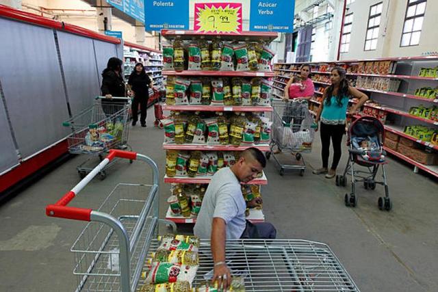 Argentina's Extreme Inflation at 8,000%