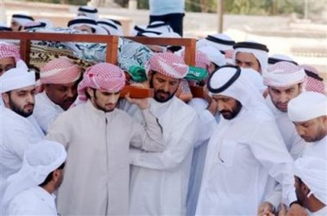 Sheikh Maktoum Dies