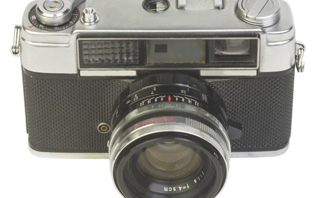 1936- Se crea la primera reflex moderna SLR 35 mm.