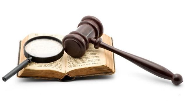 LEYES Y DECRETOS DE 1990