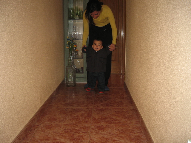 En mi primer año con 10 meses empiezo a andar