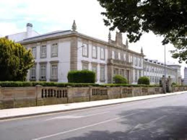 De 1965 a 1967 da clases en Lugo