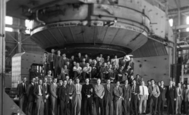 Primer Reactor Nuclear