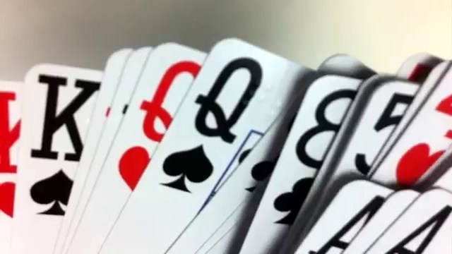 Jugando a las cartas