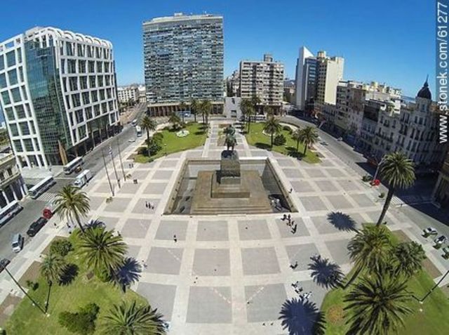 La plaza independencia*!