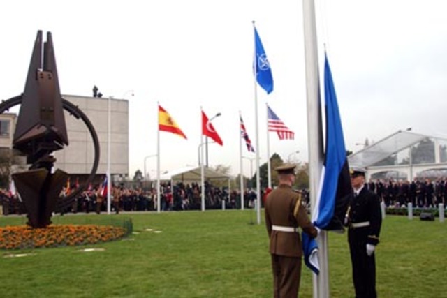 Eesti ühineb NATO ja Euroopa liiduga