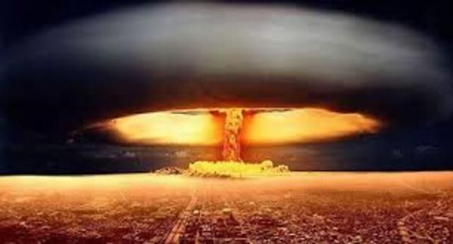 la bomba atomica