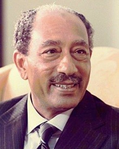 President Sadat begin to work with Israel for peace