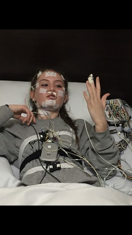 Je suis au hopital tout nuit.