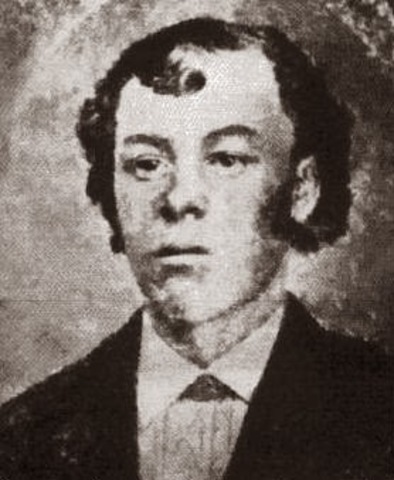 Billy kills Windy Cahill. In fall of the same year, William Bonney arrives in Lincoln County, New Mexico