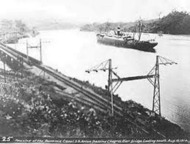Apertura al tráfico del Canal de Panamá