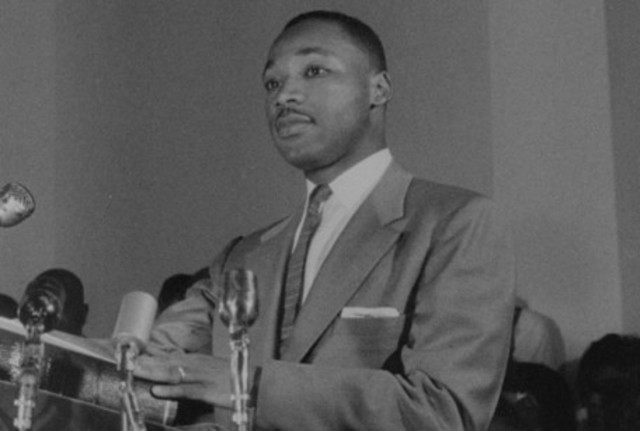 comienza sus estudios universitarios