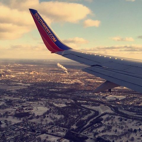 llegando a casa en avion