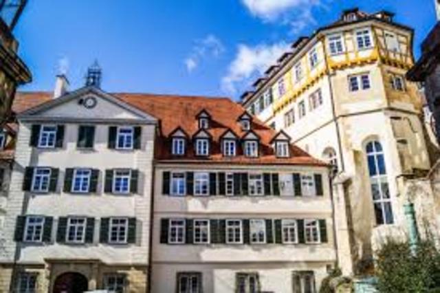 Ingresa al Seminario de Tubinga.