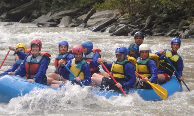 Sarah y yo vamos a una gira de rafting en la selva de 6 días