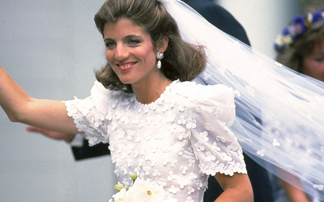 Saca sus primeras creaciones para novia